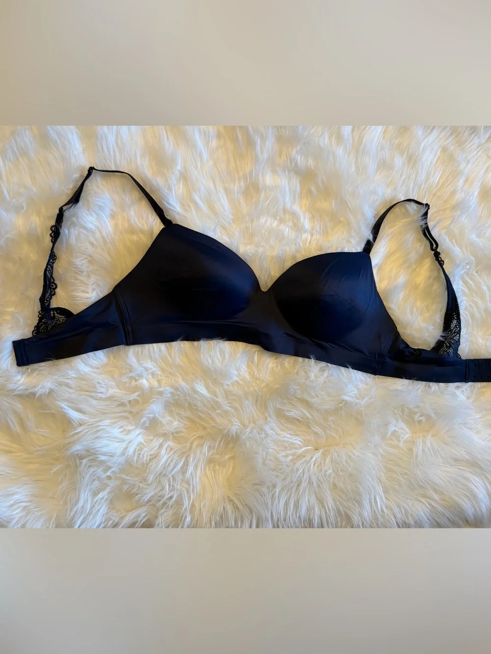 Soma Wireless Enbliss Luxe Smooth Contour Bra with Lace Straps Sz-36C.    GG18‎